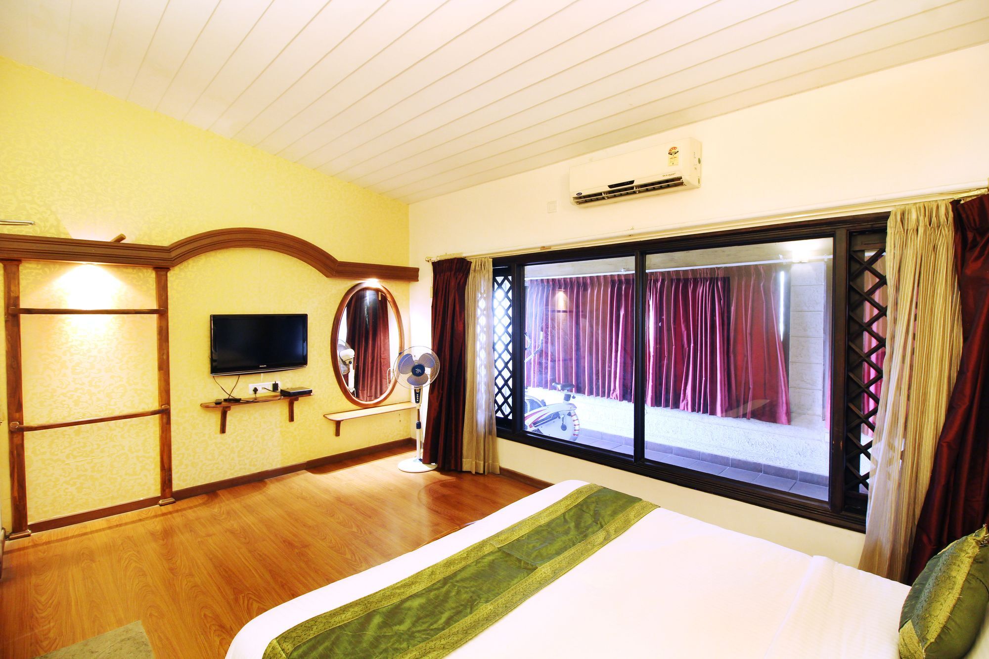 Treebo Trend Royal Inn Mysore Exterior photo